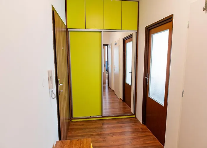 Apartment 1 Km From Center *